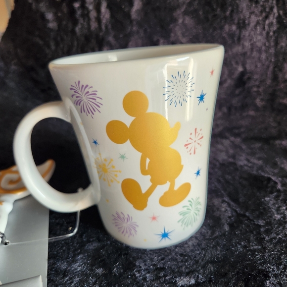 Disney parks cup with spoon - Picture 3 of 8